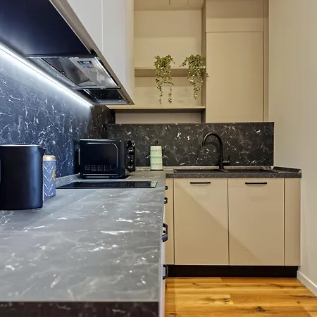 Apartamento - Modern Near The Station!