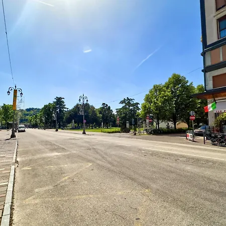 - Modern Near The Station! Apartamento